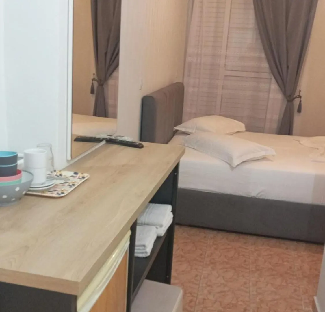 فندق مبيت وإفطار هيماري Areti Rooms Hotel ألبانيا